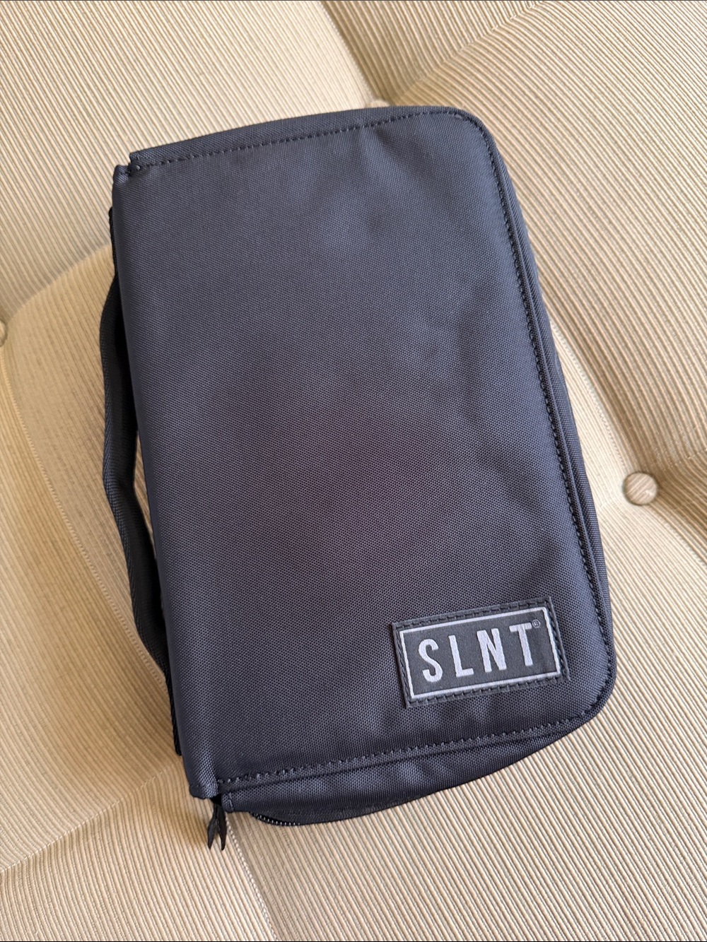 SLNT Essentials Faraday Tech Organizer